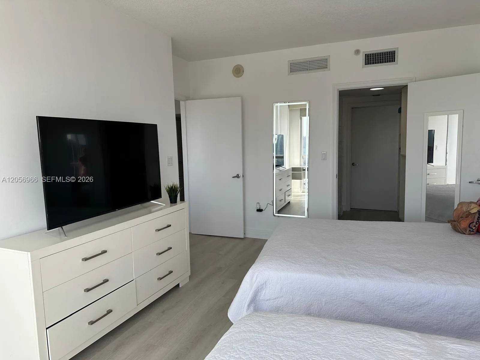 1750 N Bayshore Dr # 2914, Miami, FL 33132 photo 9