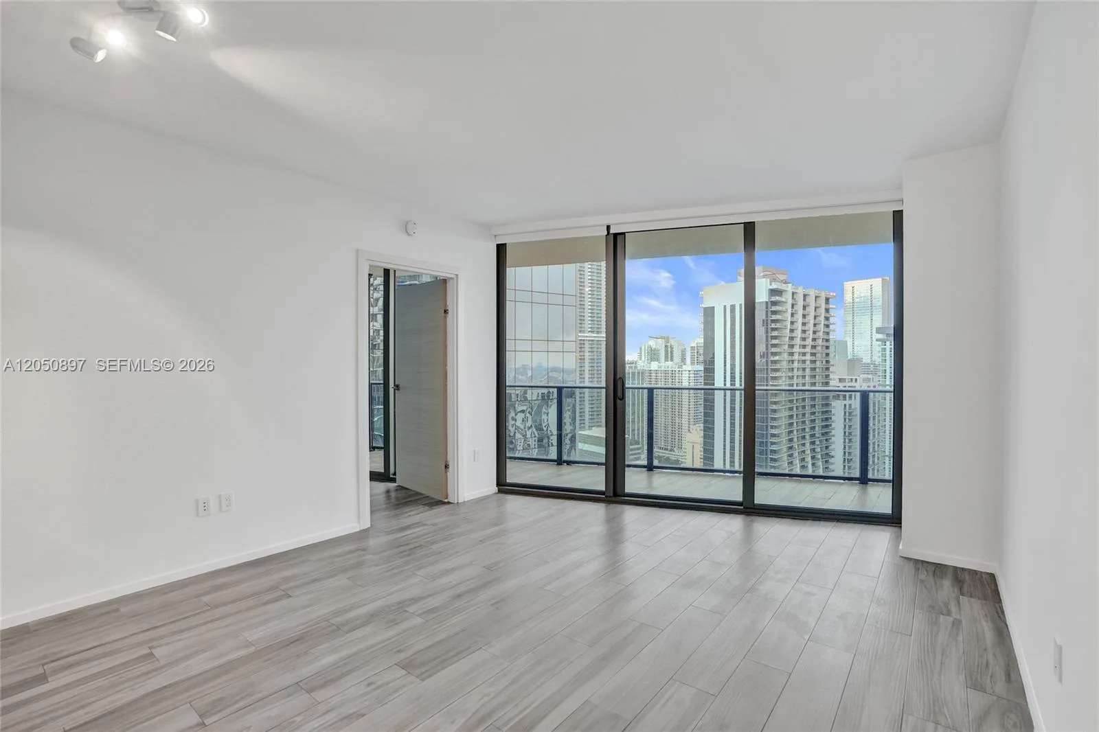 801 S Miami Ave # 3903, Miami, FL 33130 photo 5
