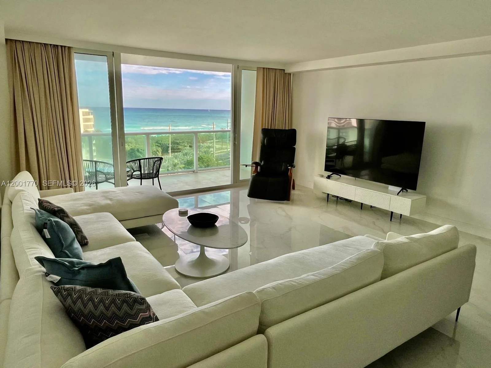 100 Bayview Dr # 1006, Sunny Isles Beach, FL 33160 photo 2