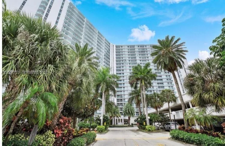 100 Bayview Dr # 1006, Sunny Isles Beach, FL 33160 photo 5