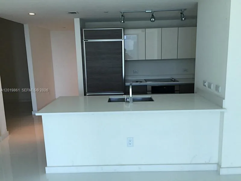 1100 S MIAMI AV # 3302, Miami, FL 33130 photo 9