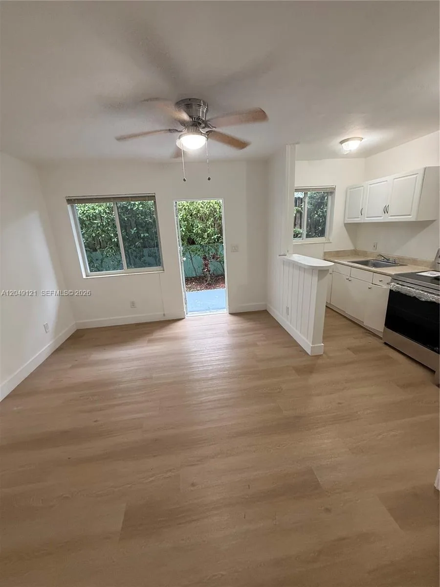 469 SW 3rd St # 4, Miami, FL 33130 photo 2