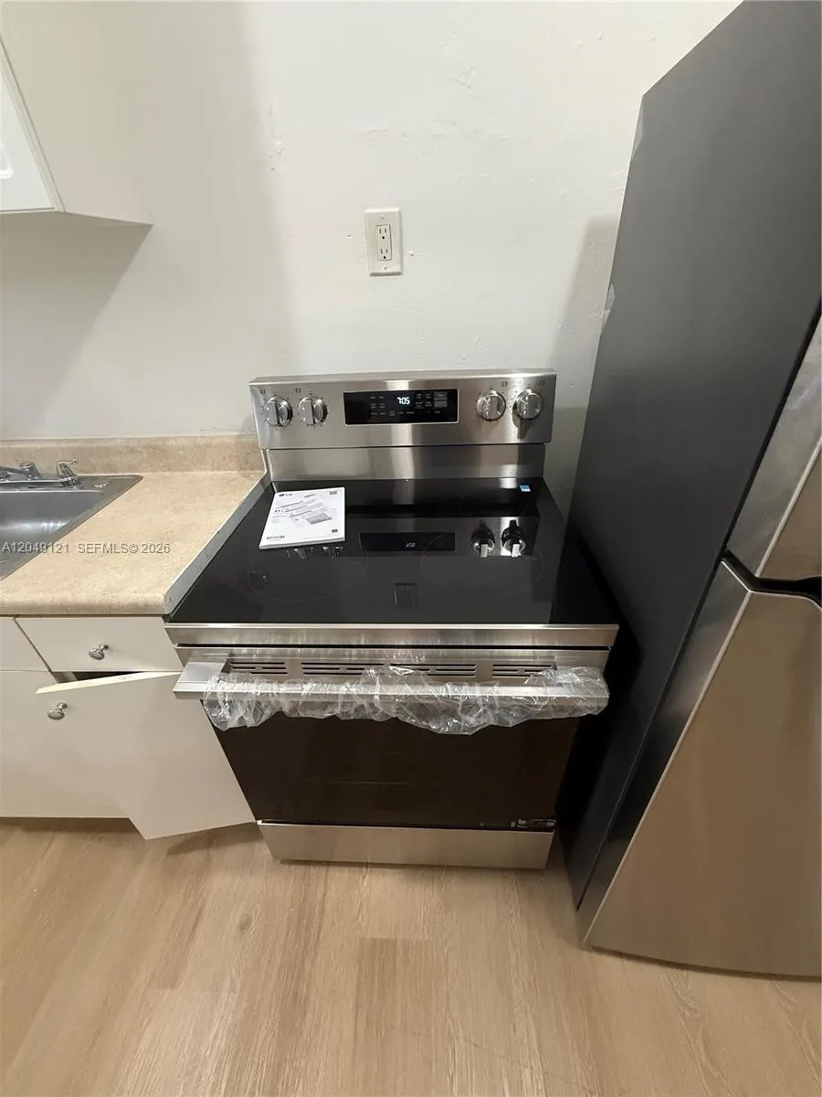 469 SW 3rd St # 4, Miami, FL 33130 photo 5