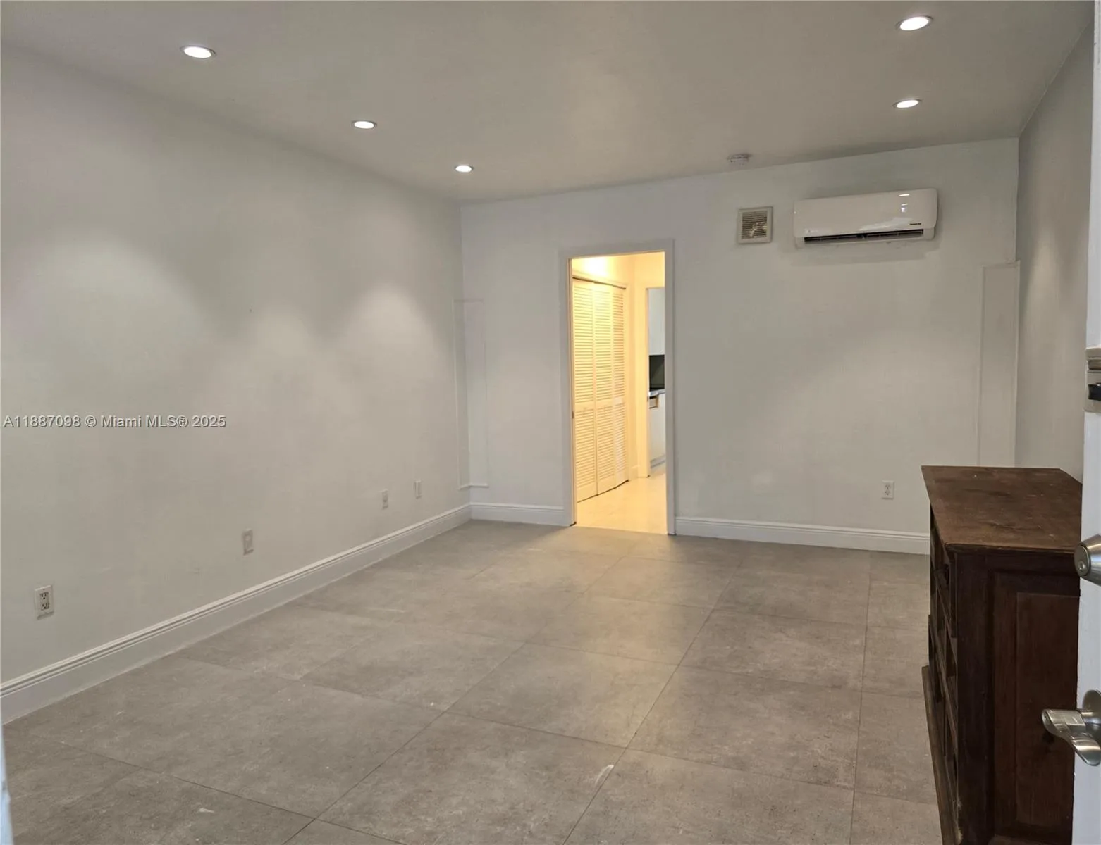 835 Meridian Ave # 4, Miami Beach, FL 33139 photo 4