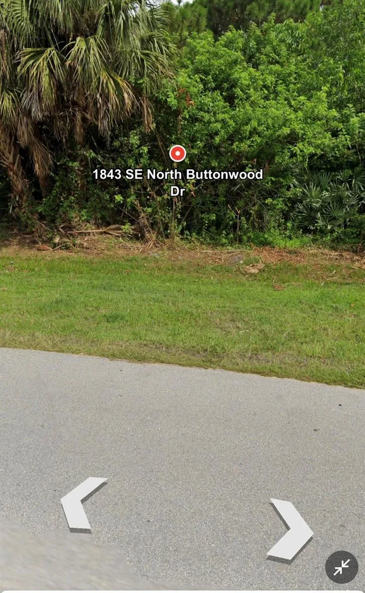 1843 SE Buttonwood Drive, Port St. Lucie, FL 34952 photo 3
