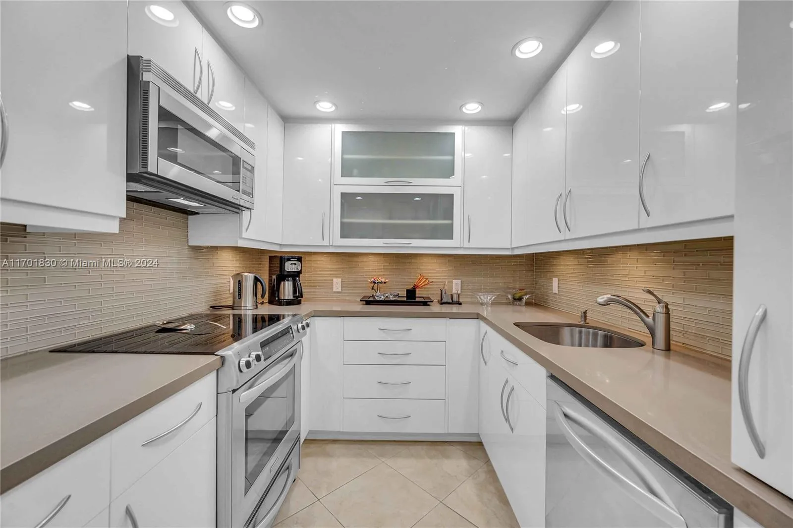 20379 W Country Club Dr # PH-36, Aventura, FL 33180 photo 5