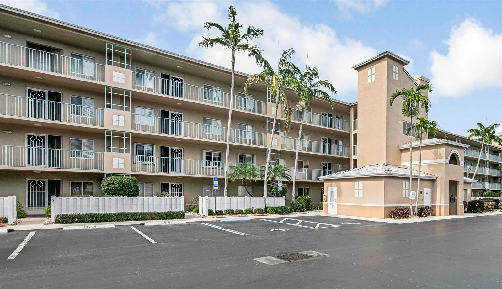 12565 Imperial Isle Drive # 208, Boynton Beach, FL 33437 photo 2