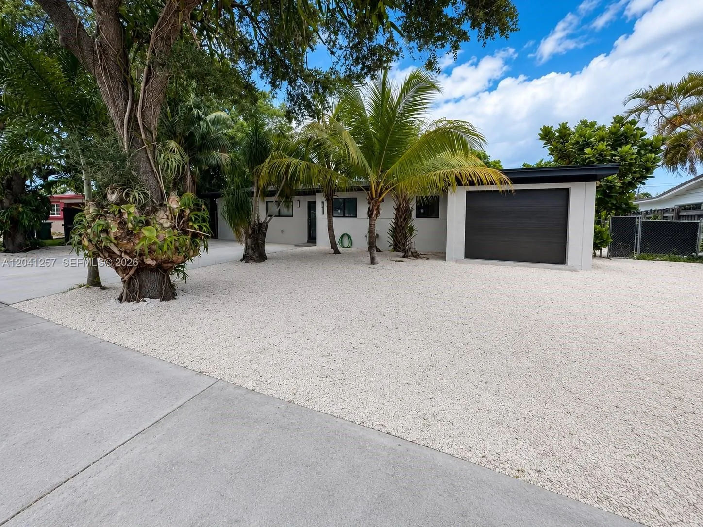 19700 NE 11th Pl, Miami, FL 33179 photo 2