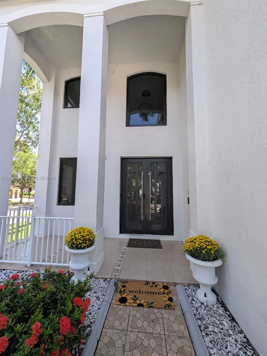 1073 Allamanda Way, Weston, FL 33327 photo 2