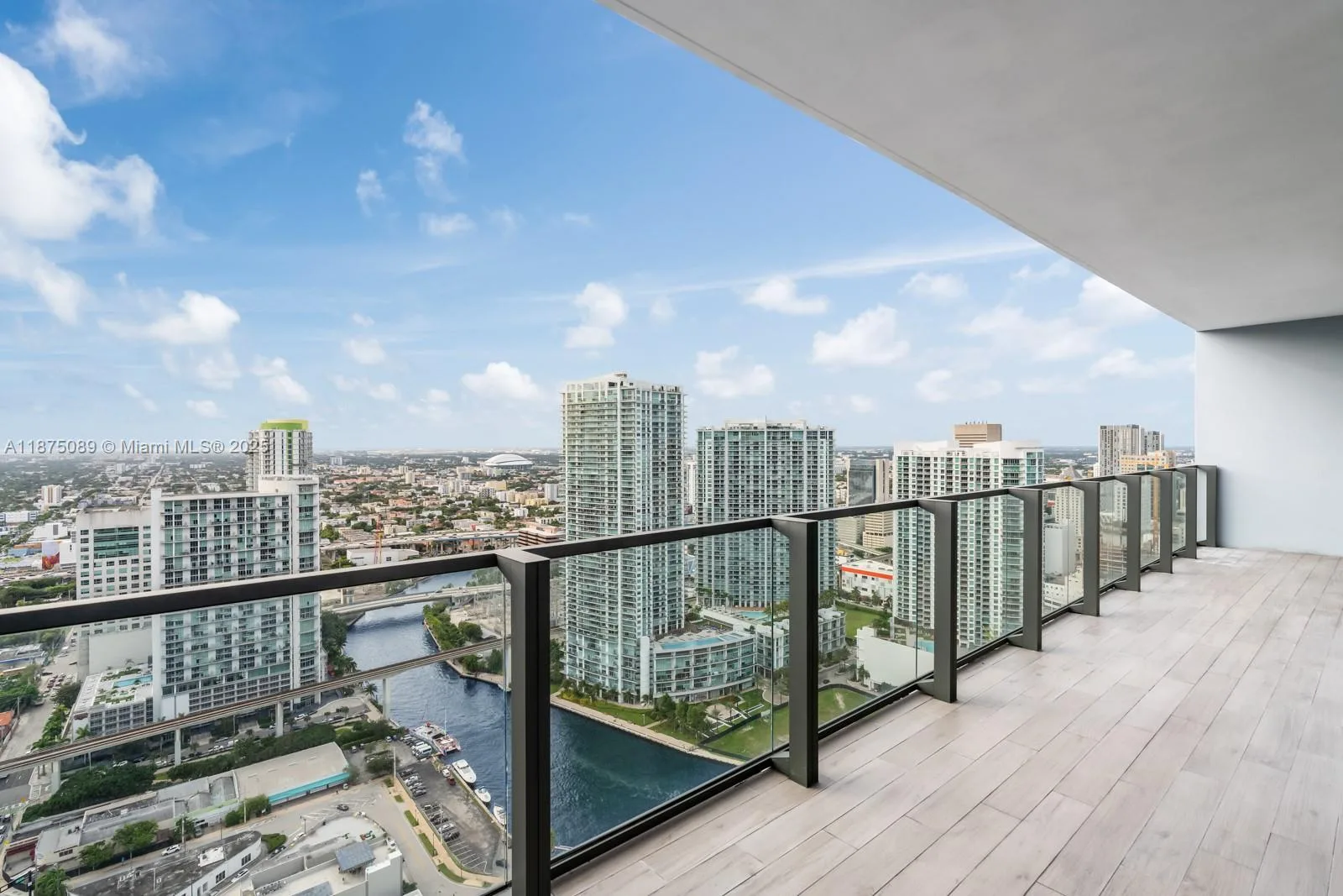 68 SE 6th St # 3706, Miami, FL 33131 photo 12