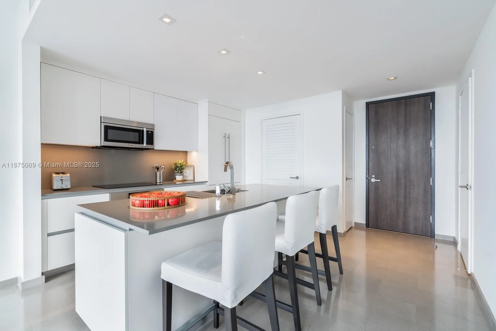 68 SE 6th St # 3706, Miami, FL 33131 photo 6