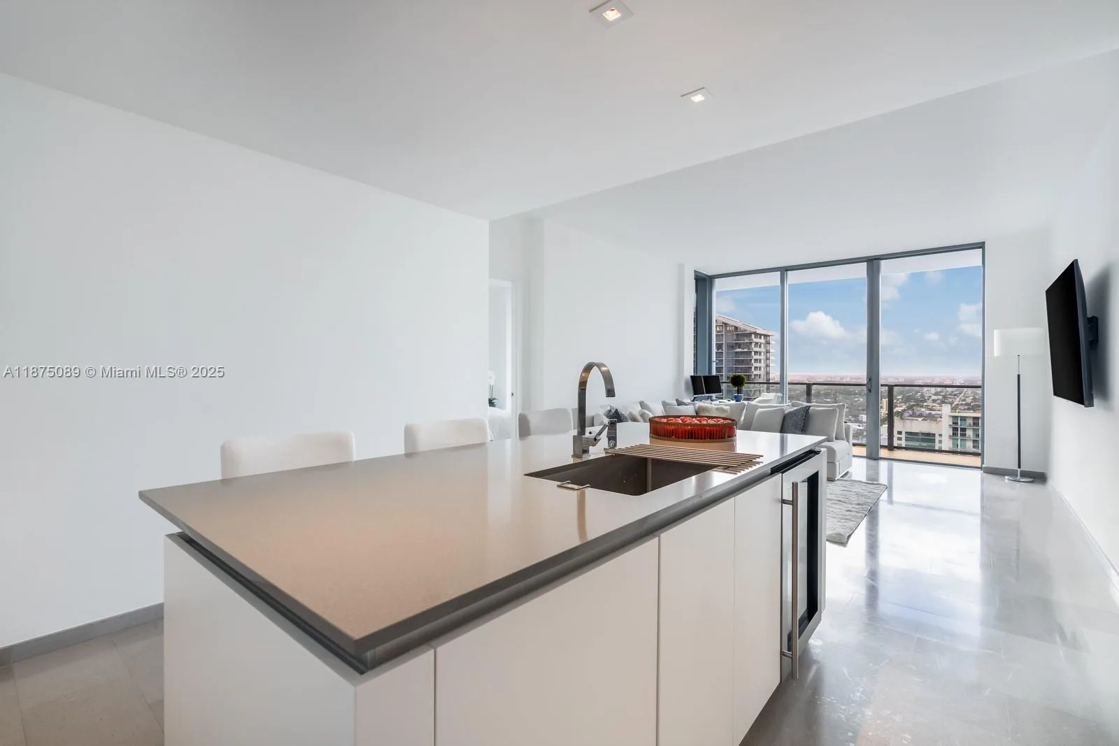 68 SE 6th St # 3706, Miami, FL 33131 photo 7