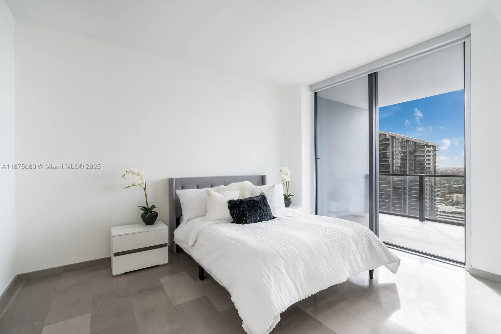 68 SE 6th St # 3706, Miami, FL 33131 photo 8