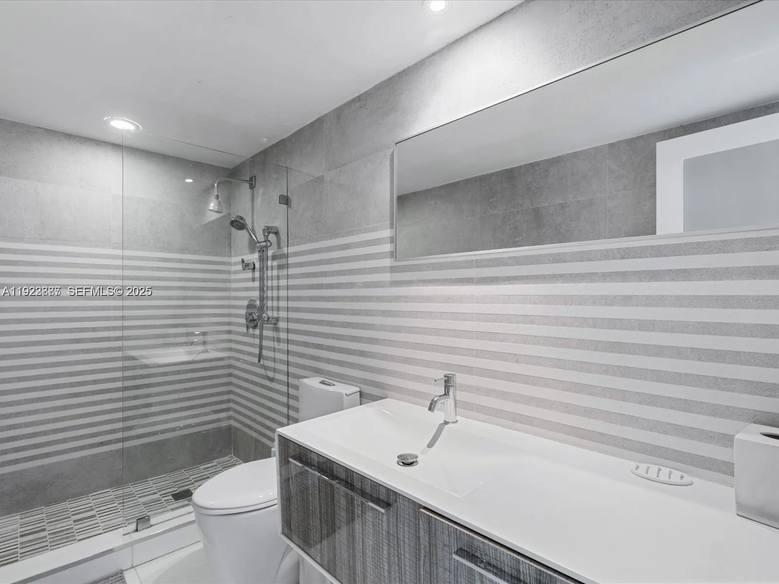 19370 E Collins Ave # 627, Sunny Isles Beach, FL 33160 photo 12