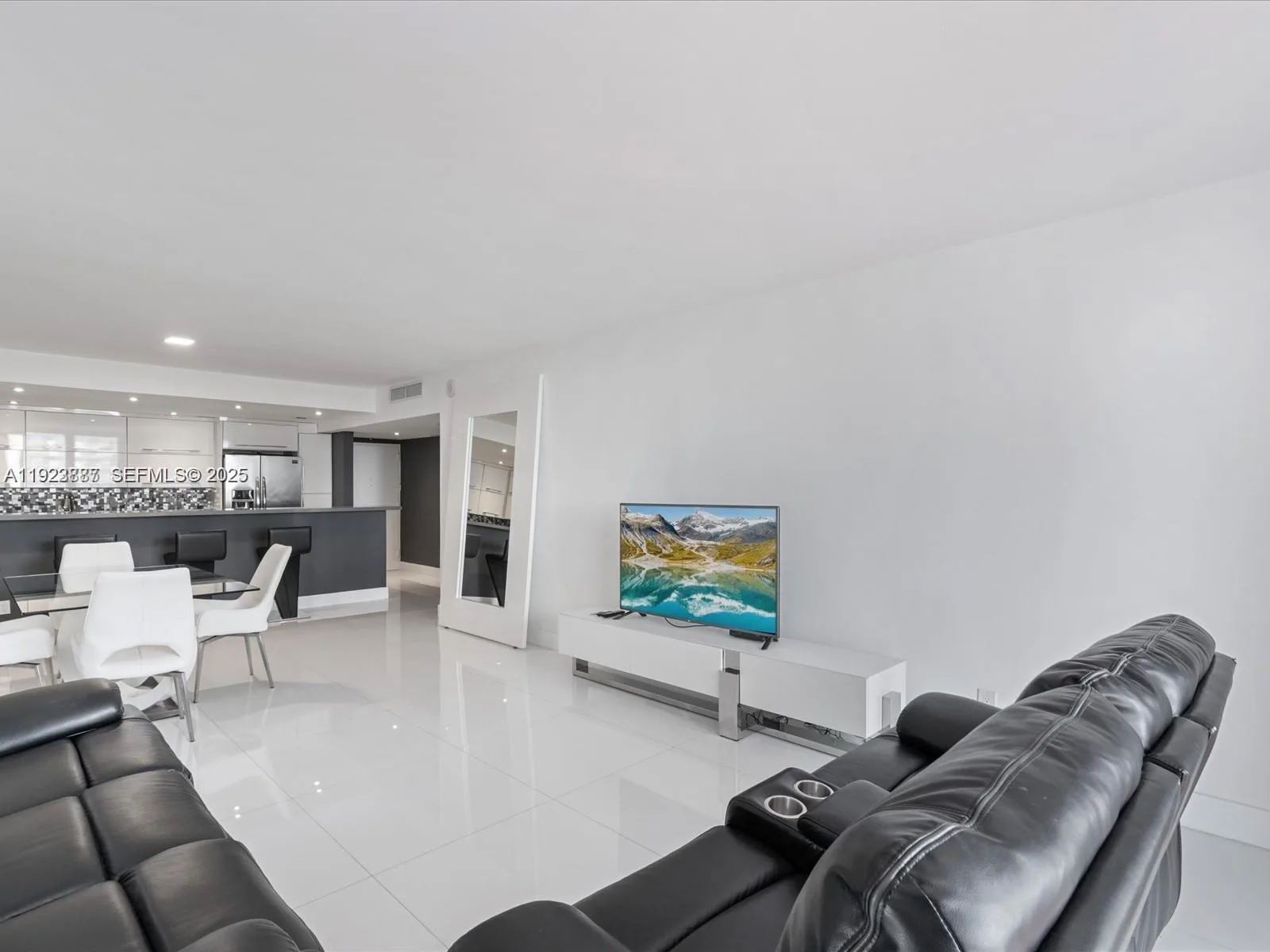 19370 E Collins Ave # 627, Sunny Isles Beach, FL 33160 photo 3