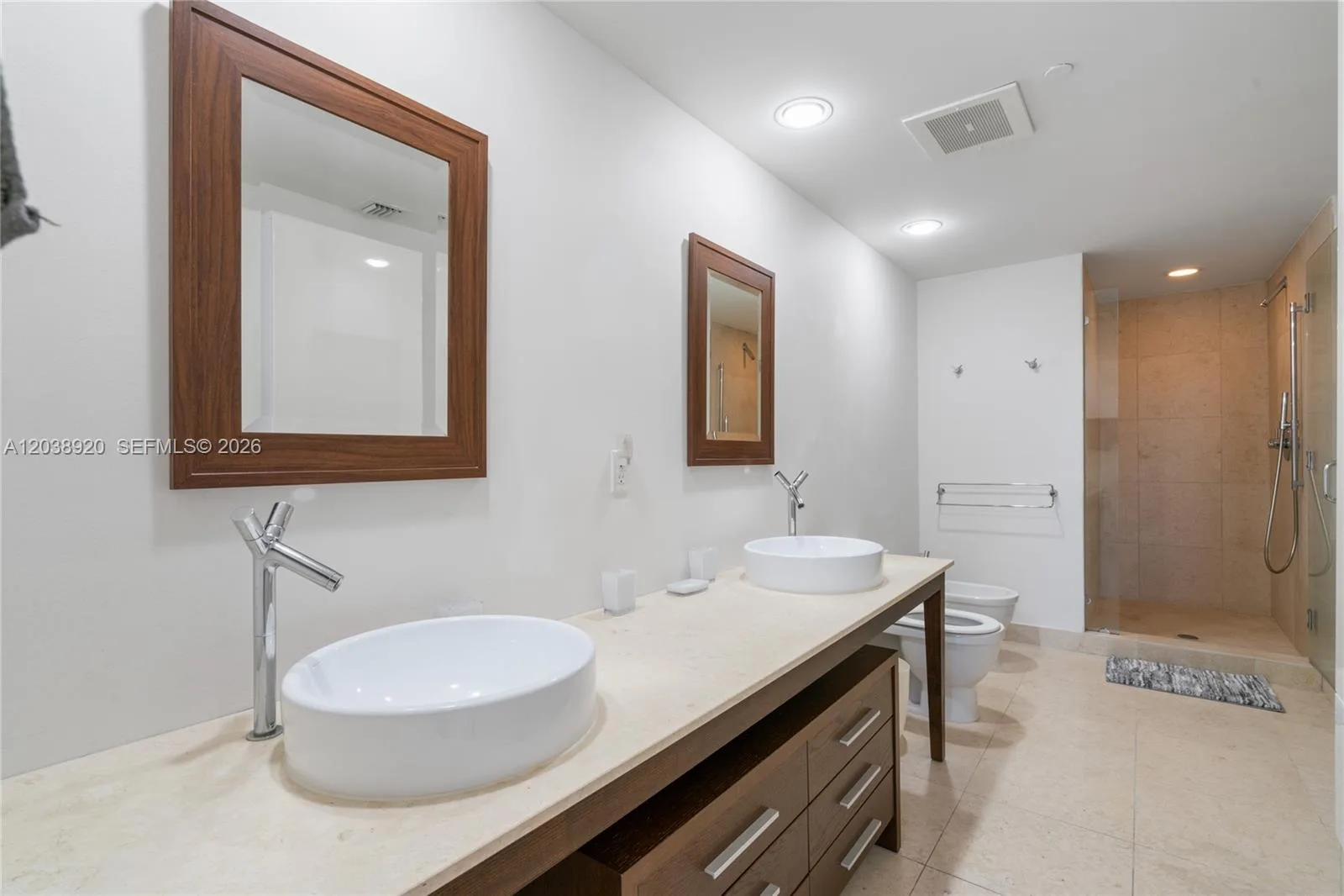 475 Brickell Ave # 4315, Miami, FL 33131 photo 11