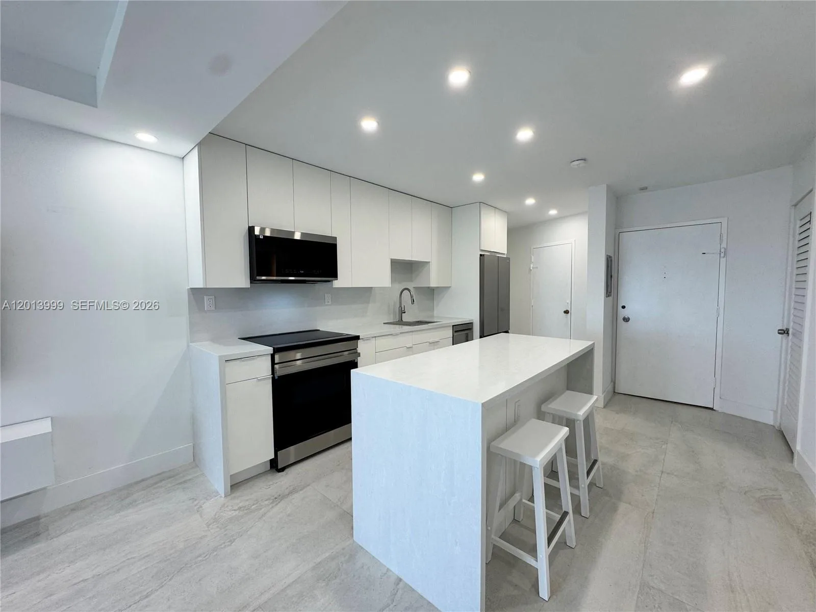 2899 Collins Ave # 1414, Miami Beach, FL 33140 photo 4