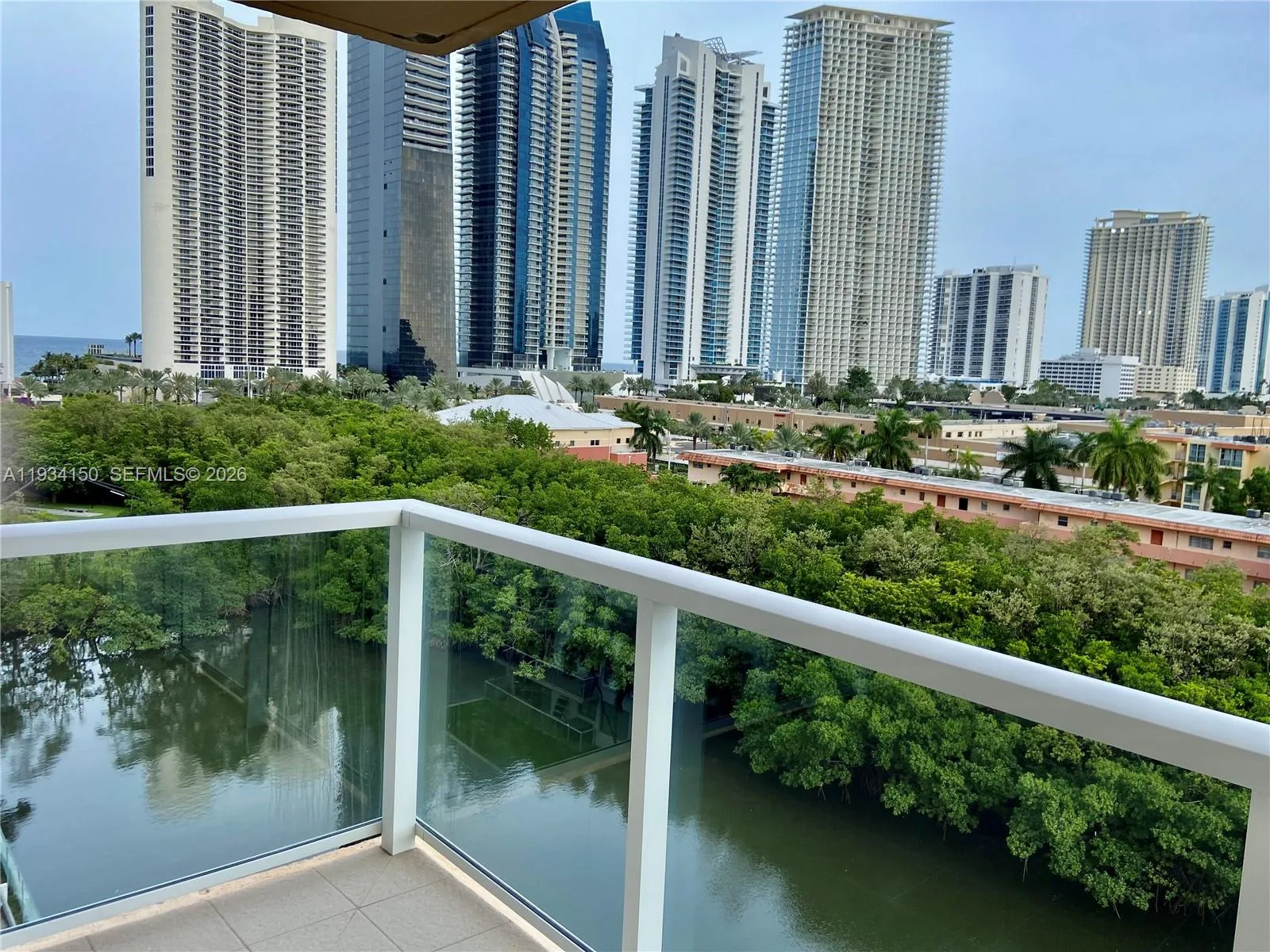 230 174th St # 819, Sunny Isles Beach, FL 33160