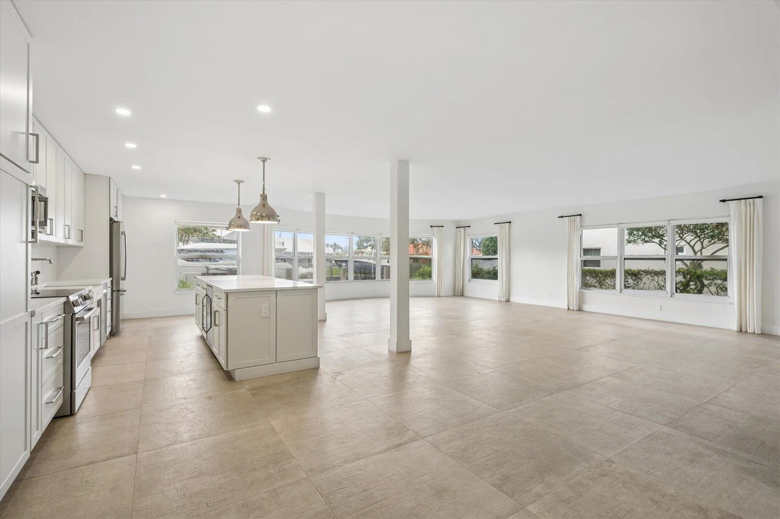 5100 Bayview Drive # 106, Fort Lauderdale, FL 33308