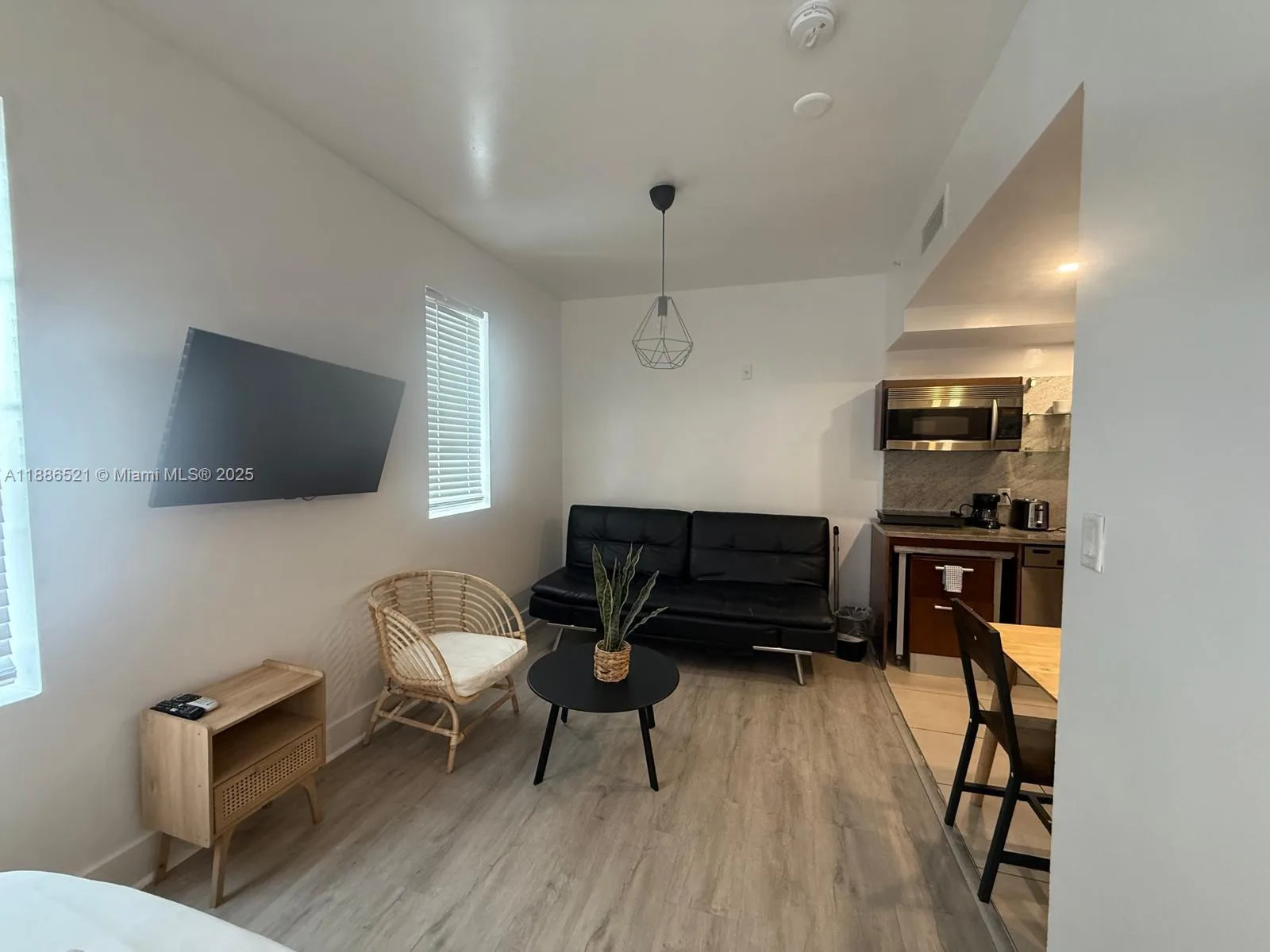 1036 Ocean Dr # B309, Miami Beach, FL 33139 photo 2