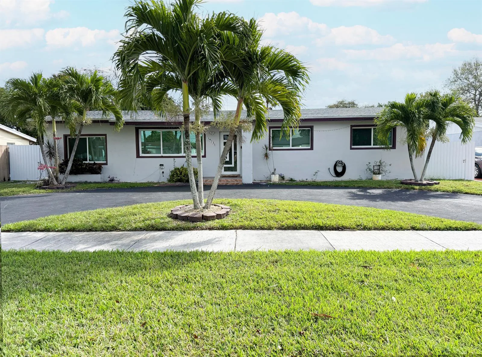 19731 NW 4TH Avenue, Miami Gardens, FL 33169 photo 2