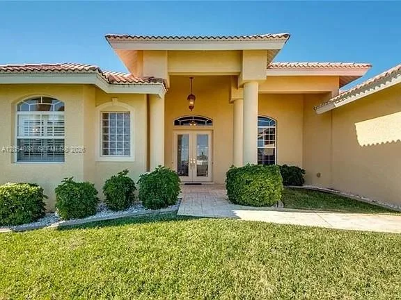 5346 Bayshore Ave, Cape Coral, FL 33904