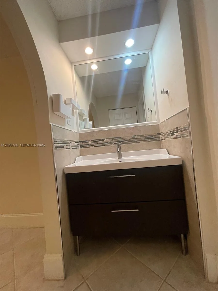 10101 W Sunrise Blvd # 106, Plantation, FL 33322 photo 9