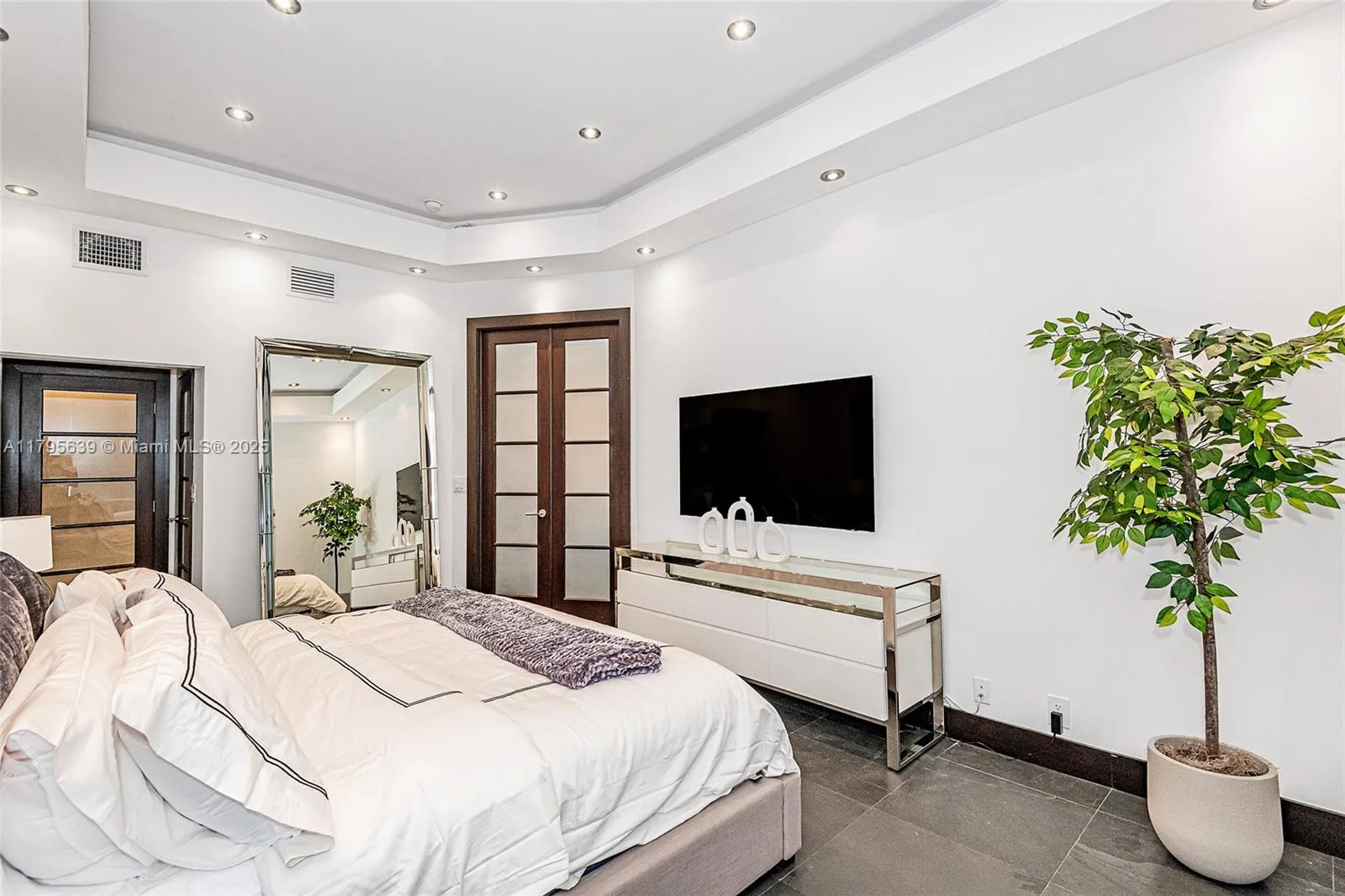 2301 Collins Ave # 1605, Miami Beach, FL 33139 photo 8