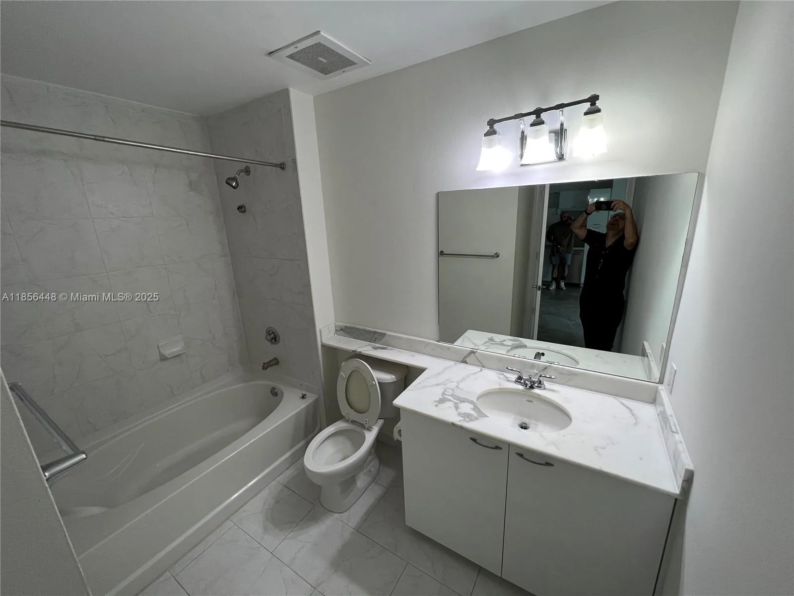 234 NE 3rd St # 1109, Miami, FL 33132 photo 6