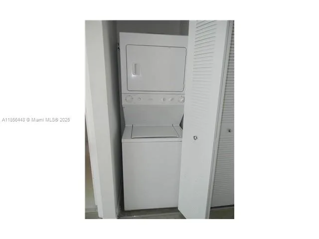 234 NE 3rd St # 1109, Miami, FL 33132 photo 7