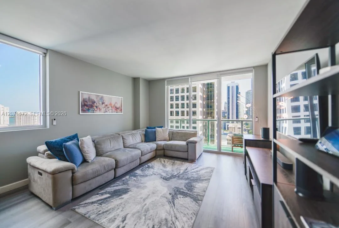 55 SE 6th St # 2110, Miami, FL 33131