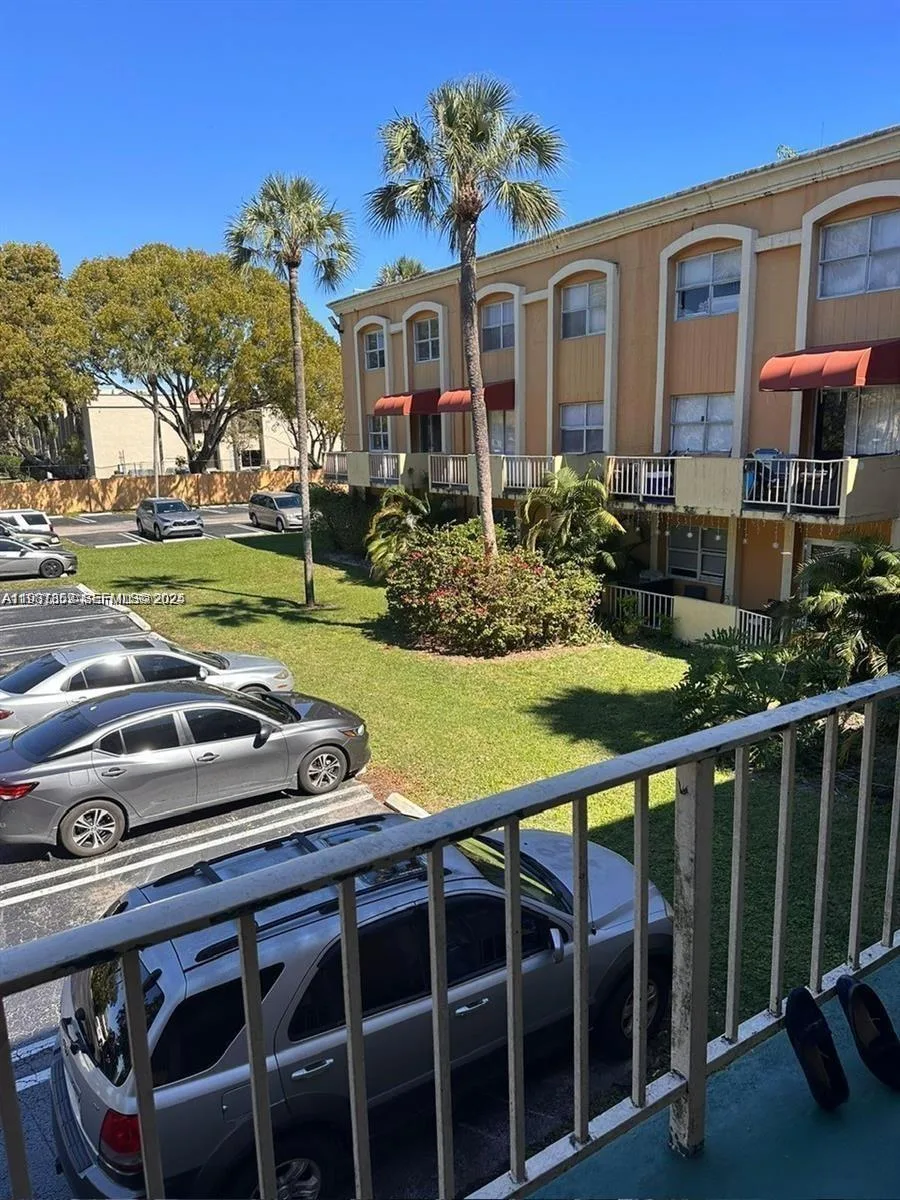 18101 NW 68th Ave # C202, Hialeah, FL 33015