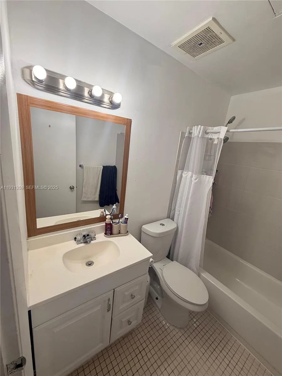 18101 NW 68th Ave # C202, Hialeah, FL 33015 photo 10