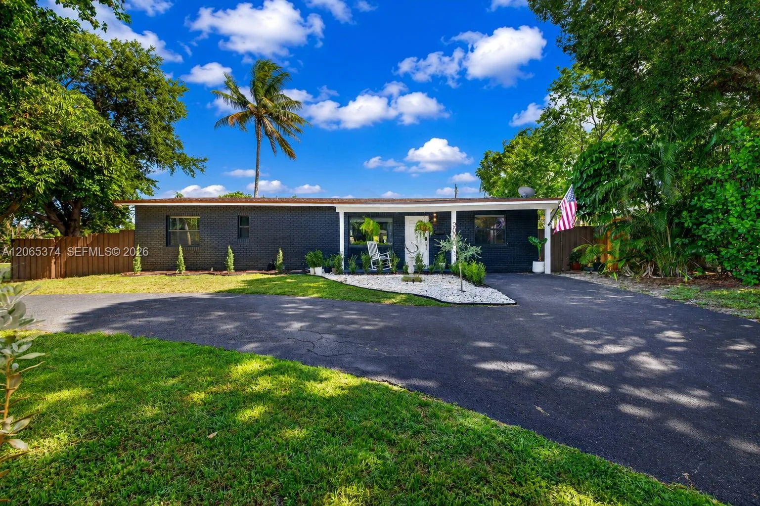 300 NW 28th St, Wilton Manors, FL 33311 photo 3