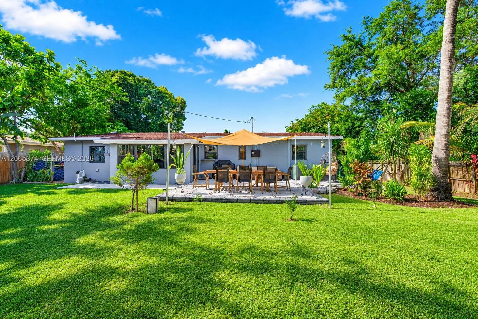 300 NW 28th St, Wilton Manors, FL 33311 photo 4
