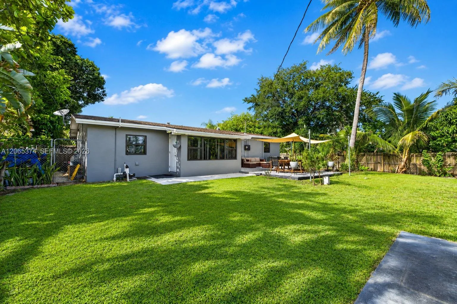 300 NW 28th St, Wilton Manors, FL 33311 photo 6