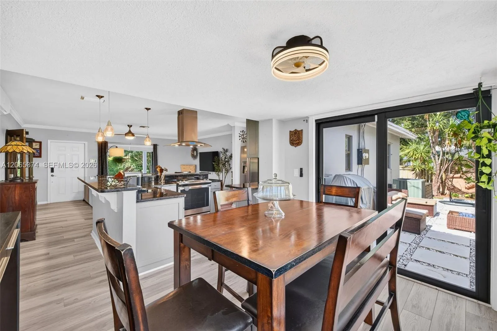 300 NW 28th St, Wilton Manors, FL 33311 photo 9