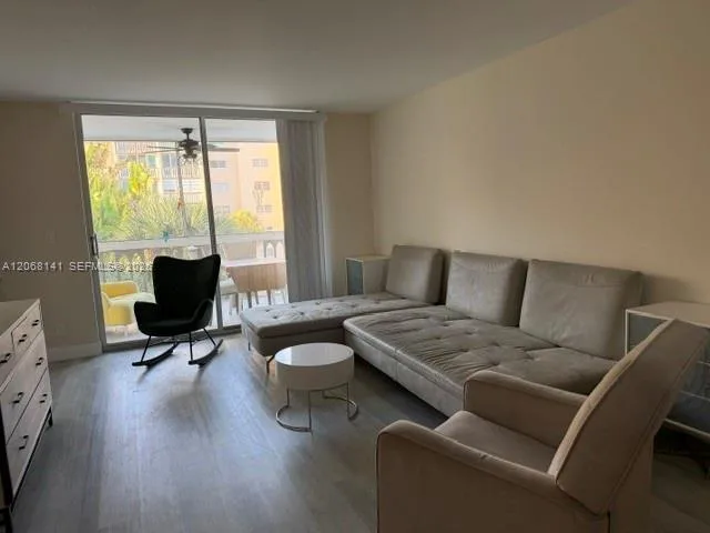 901 NE 14th Ave # 305, Hallandale Beach, FL 33009