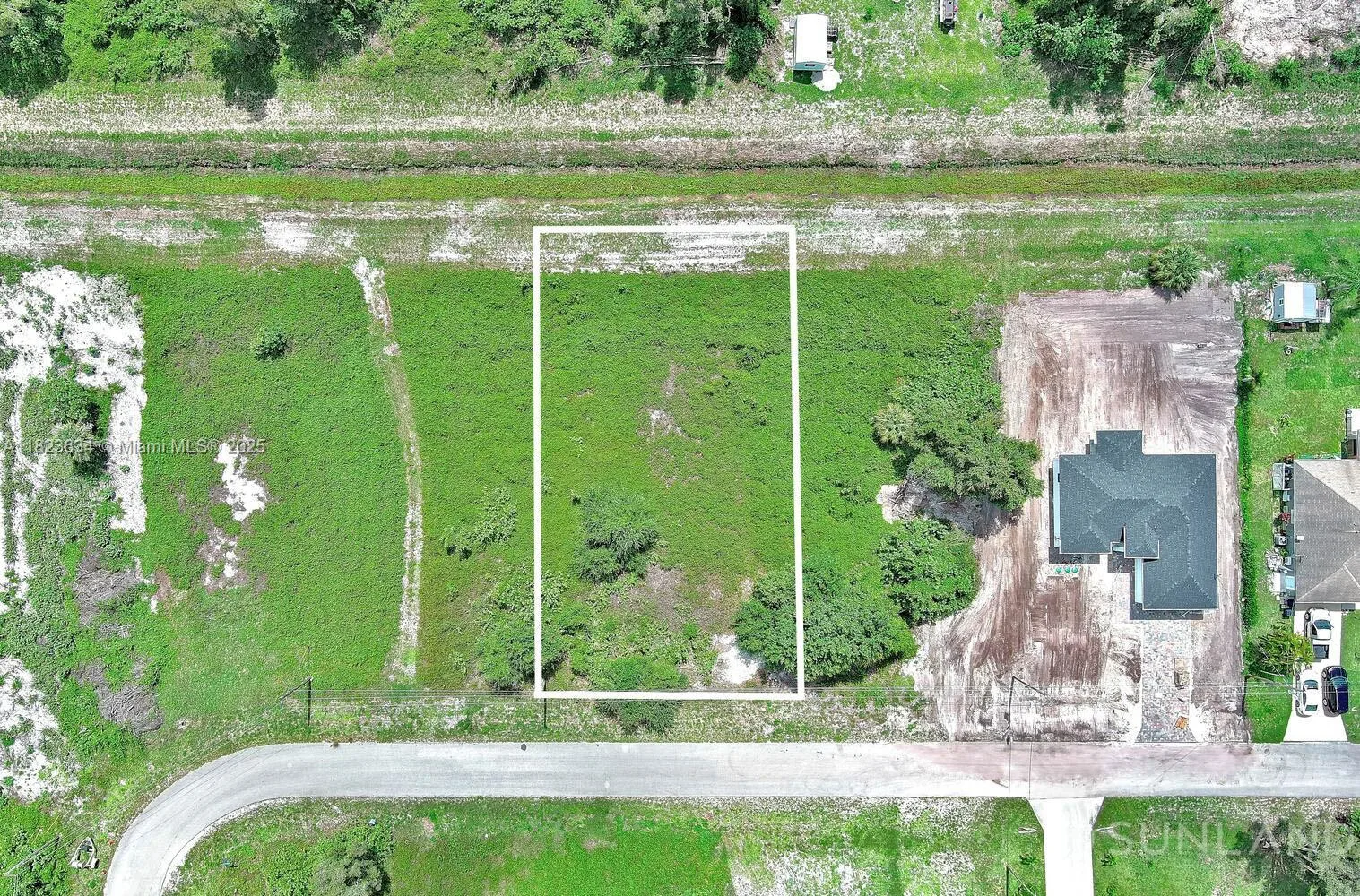 307 Ranier Ave, Lehigh Acres, FL 33974 photo 2