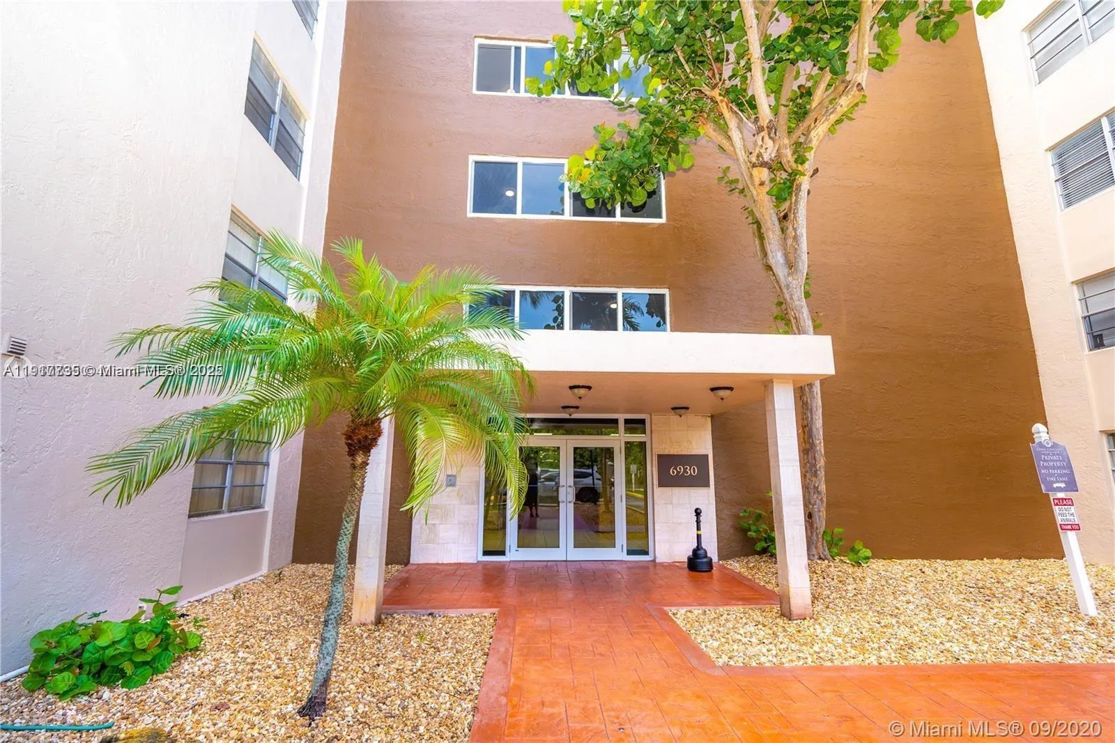 6930 Miami Gardens Dr # 1-410, Hialeah, FL 33015