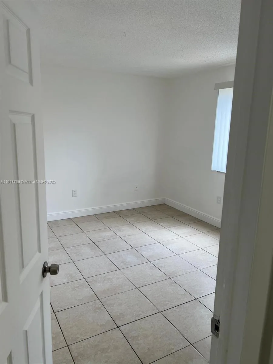 6930 Miami Gardens Dr # 1-410, Hialeah, FL 33015 photo 9