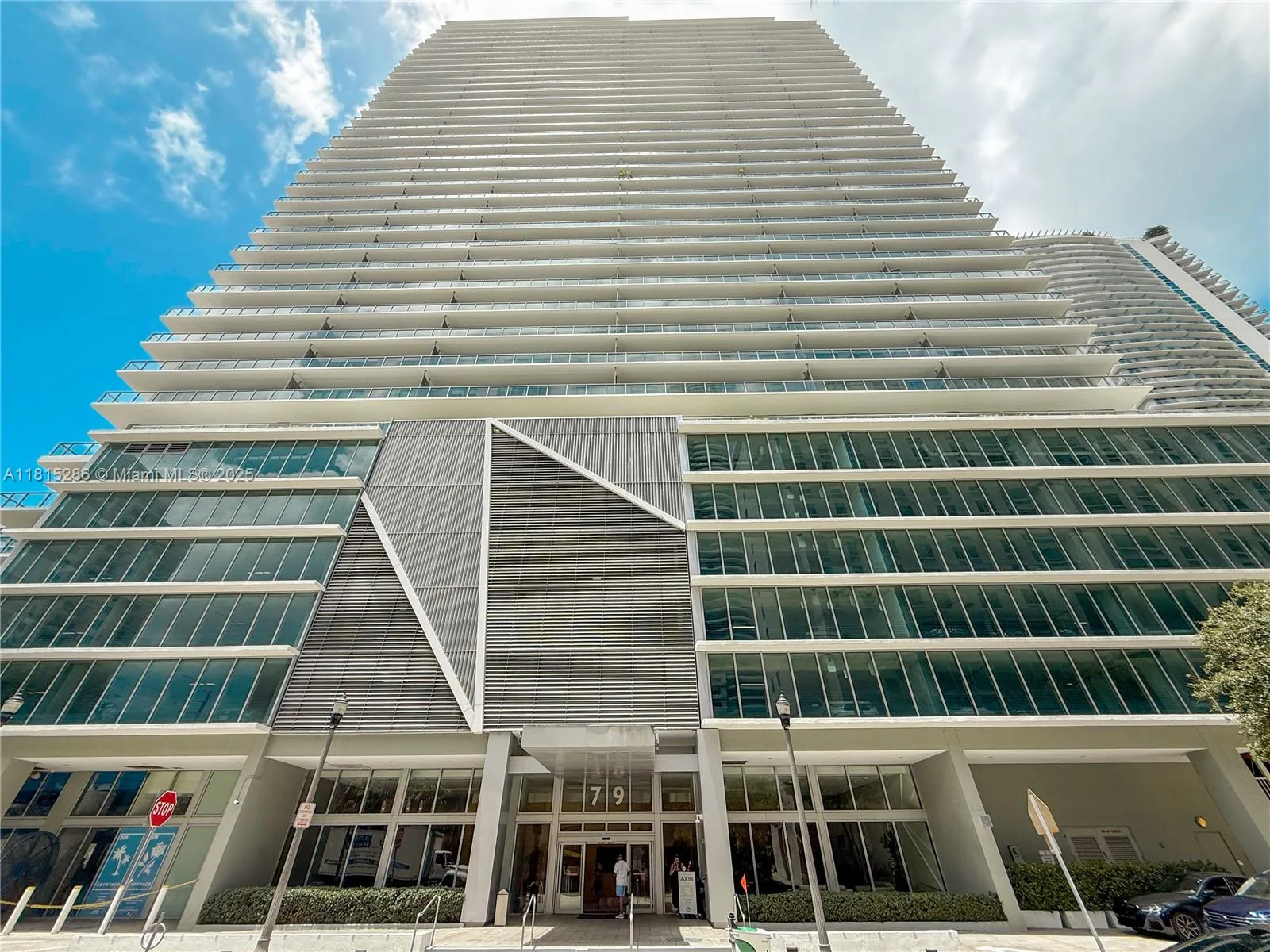 79 SW 12th St # 1603-S, Miami, FL 33130