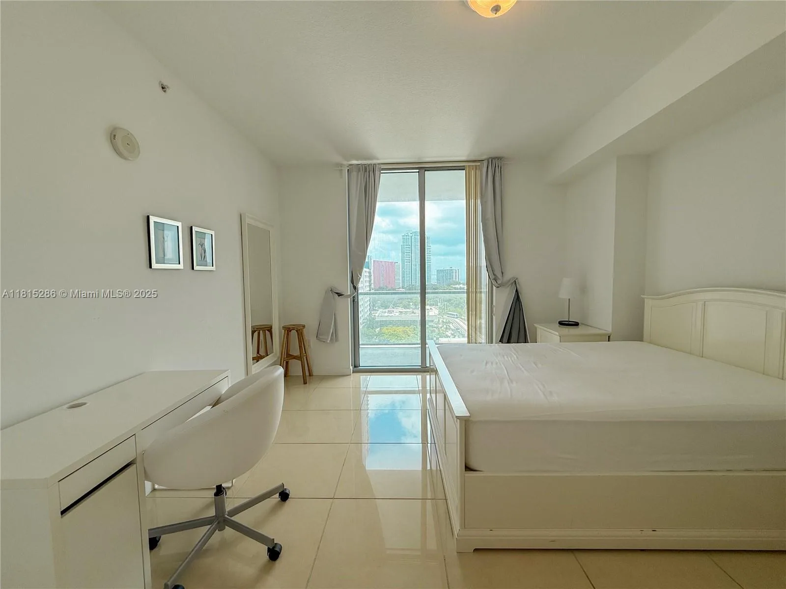 79 SW 12th St # 1603-S, Miami, FL 33130 photo 13