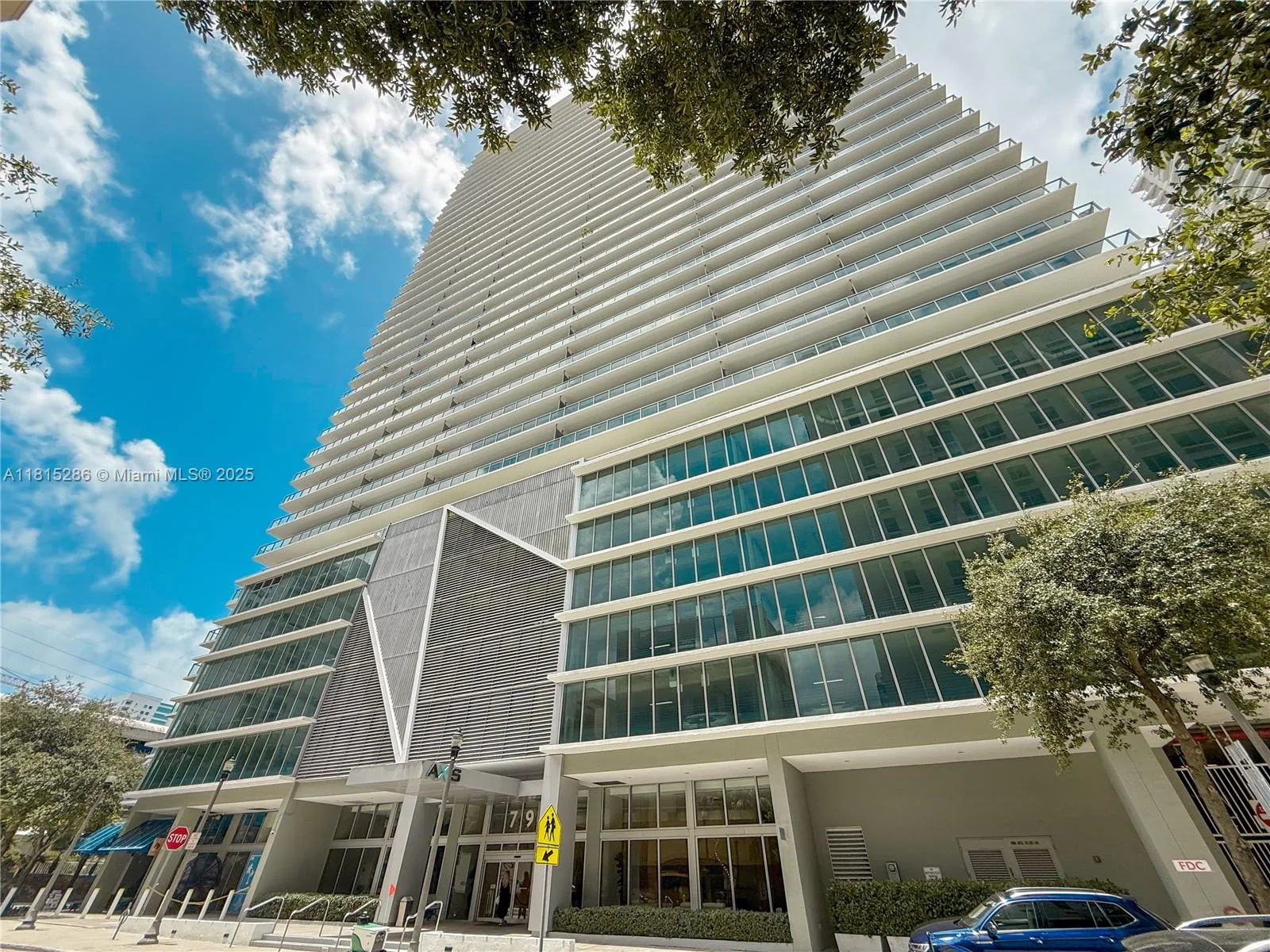 79 SW 12th St # 1603-S, Miami, FL 33130 photo 2