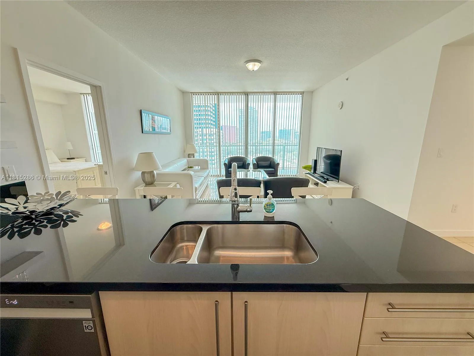 79 SW 12th St # 1603-S, Miami, FL 33130 photo 9