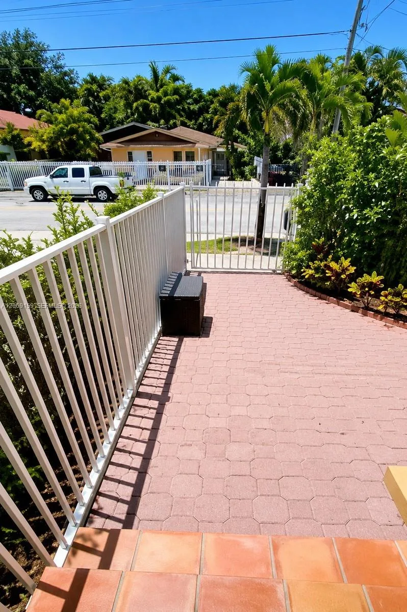 985 SW 10th St # 2, Miami, FL 33130 photo 3