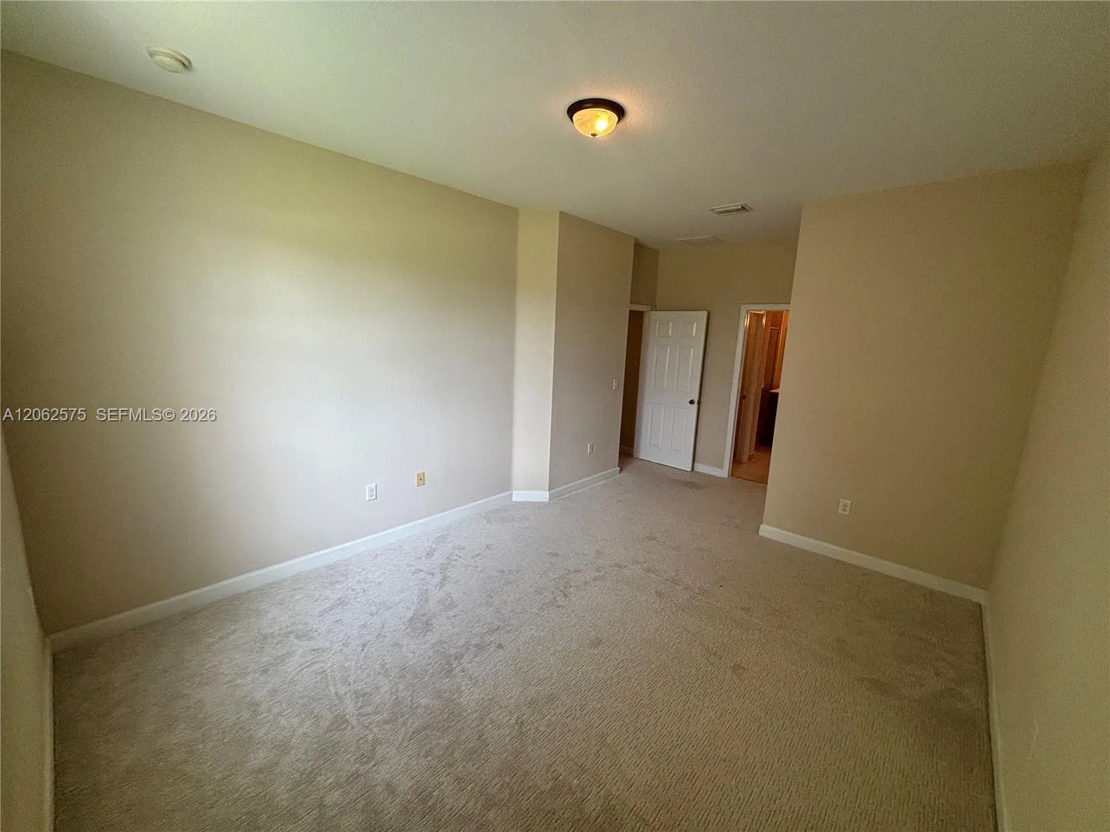 1015 NE 208th St, Miami, FL 33179 photo 13