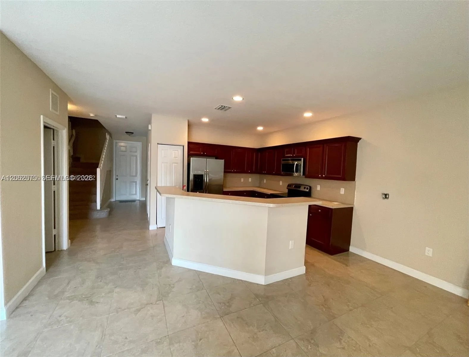 1015 NE 208th St, Miami, FL 33179 photo 2