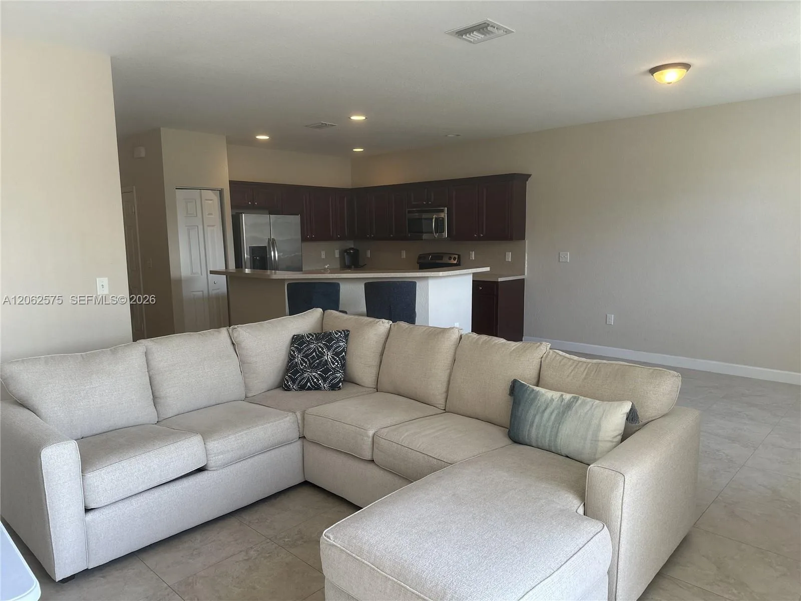 1015 NE 208th St, Miami, FL 33179 photo 5