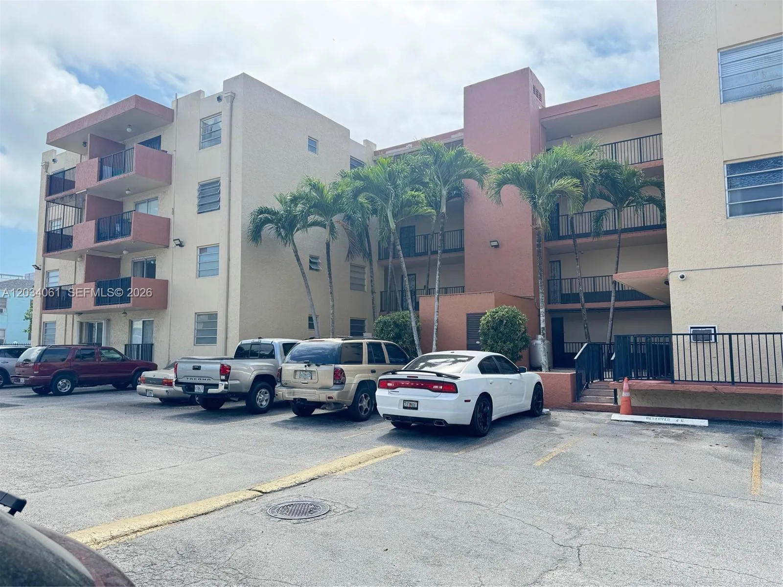 677 SW 9th Ave # 407, Miami, FL 33130
